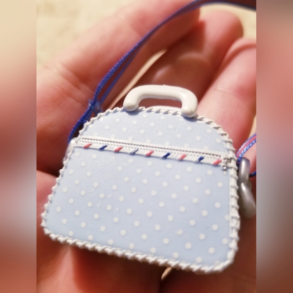 2020 L.O.L Surprise Doll OMG! Busy B. B. Purse Handbag Blue Series 2 - Picture 8 of 10